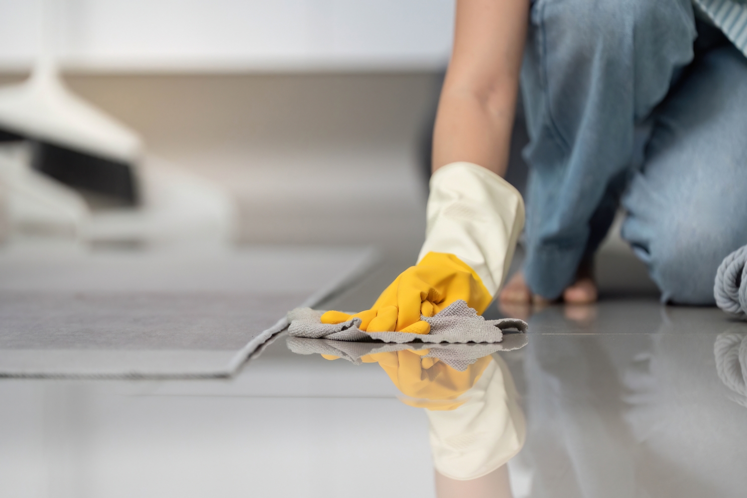 Hardwood floor cleaning in {{CITY}}, MI